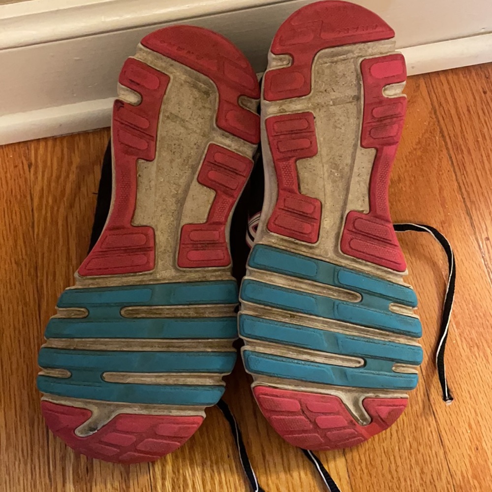 Asics - Picture 2 of 3